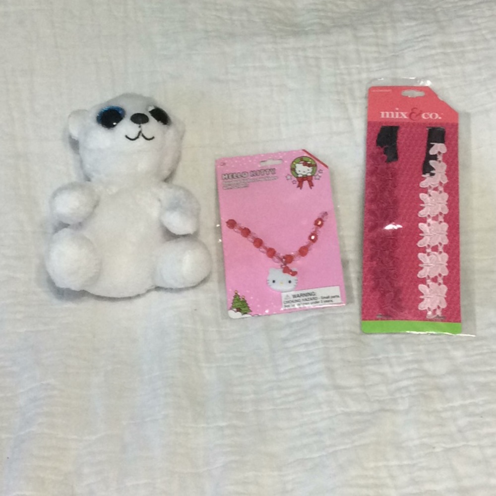 Girls bundle bear, headbands & necklace. K2